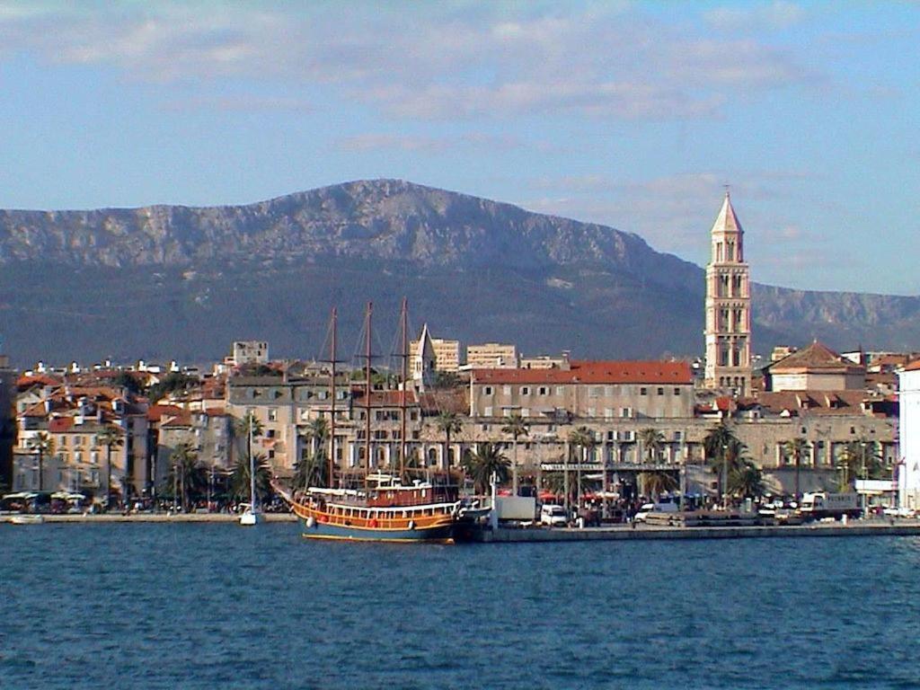 Paola With Free Private Parking Place Apartment *