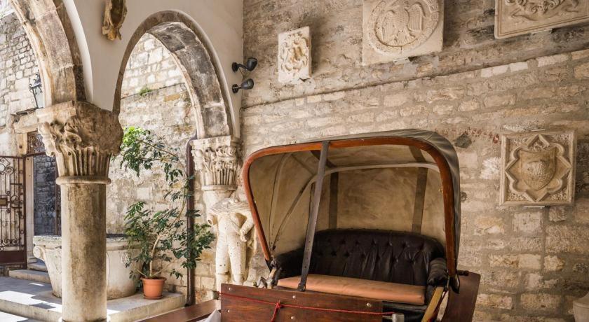 Paola With Free Private Parking Place Apartment