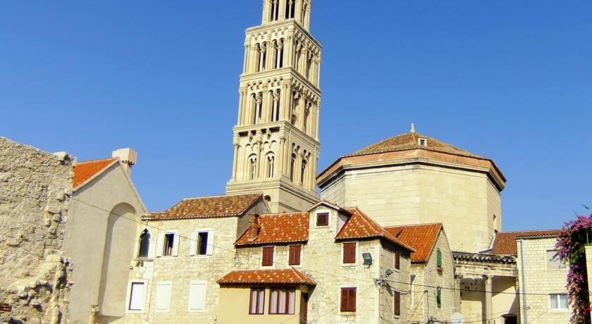 Paola With Free Private Parking Place *