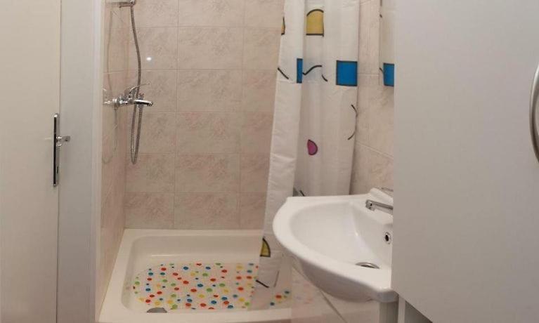 Karla Apartment Split