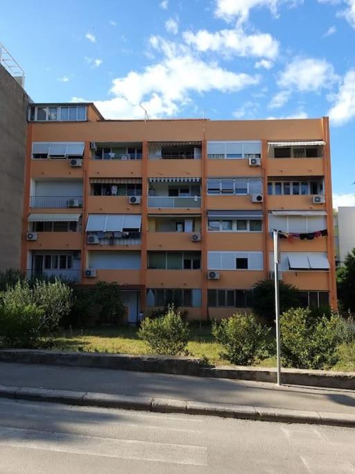 Nice On Quite Location Near City Center Apartment