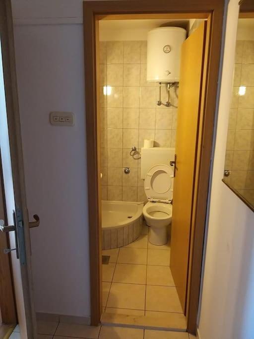 Nice On Quite Location Near City Center *