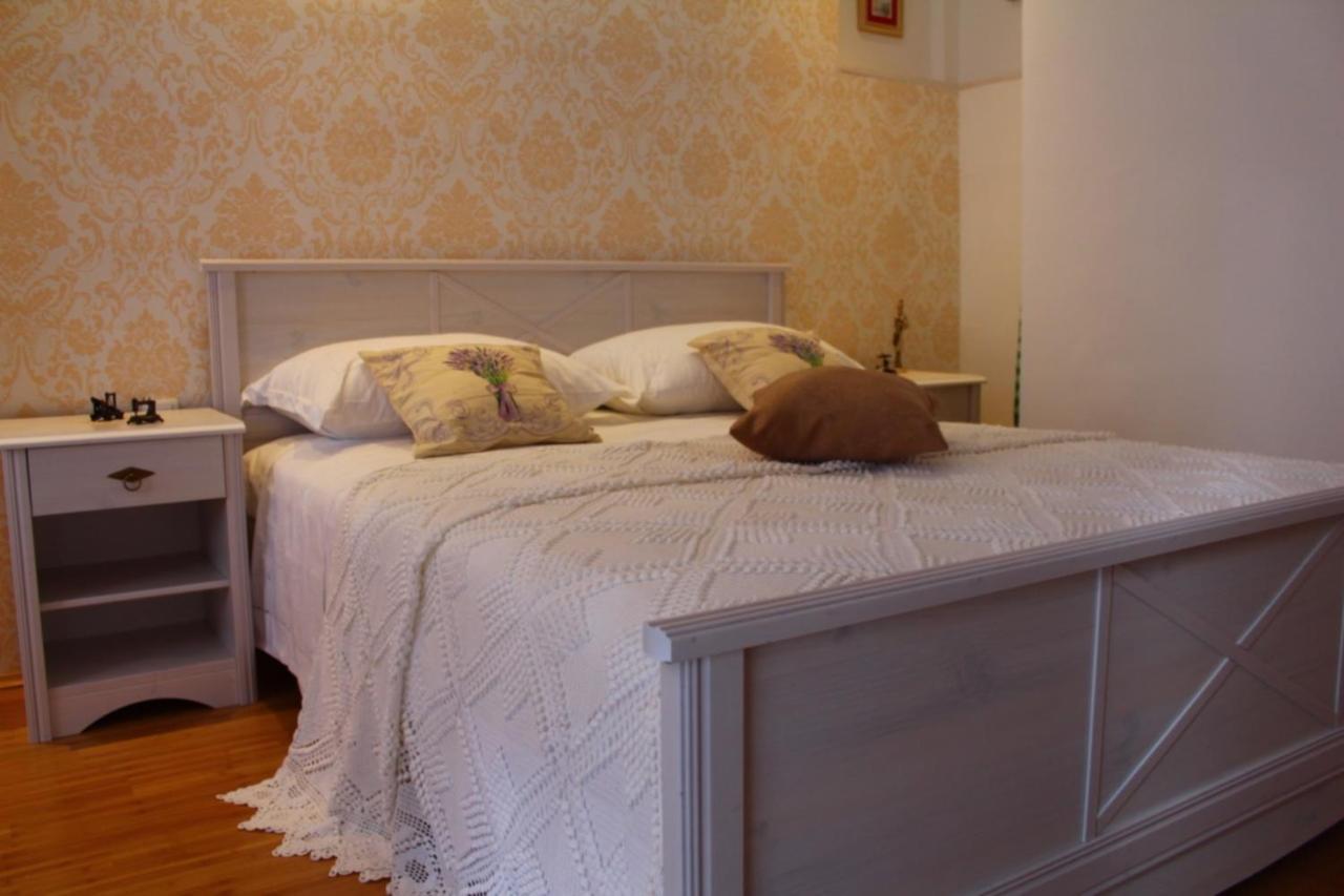 Apartment Miko - Location *