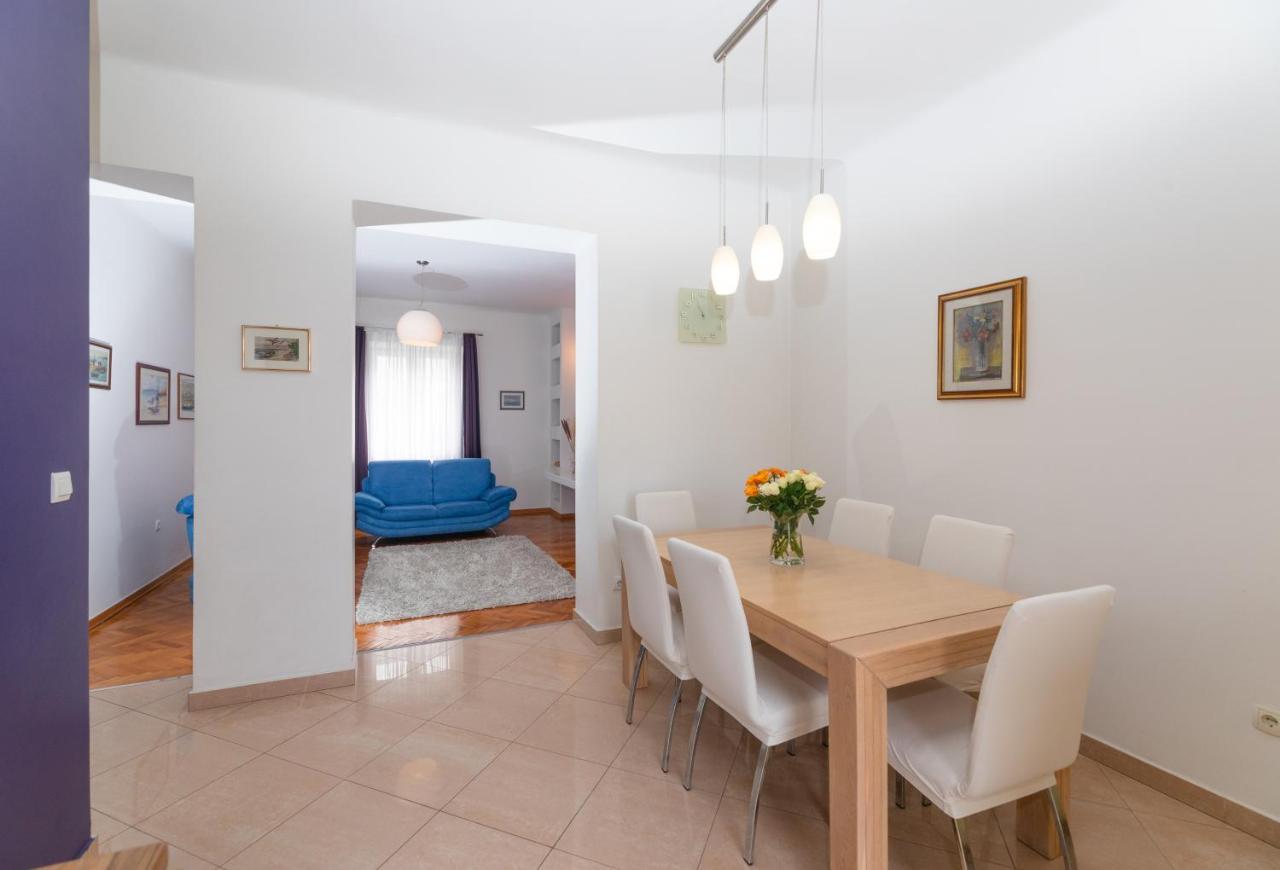 Spacious In The Center-aspalathos