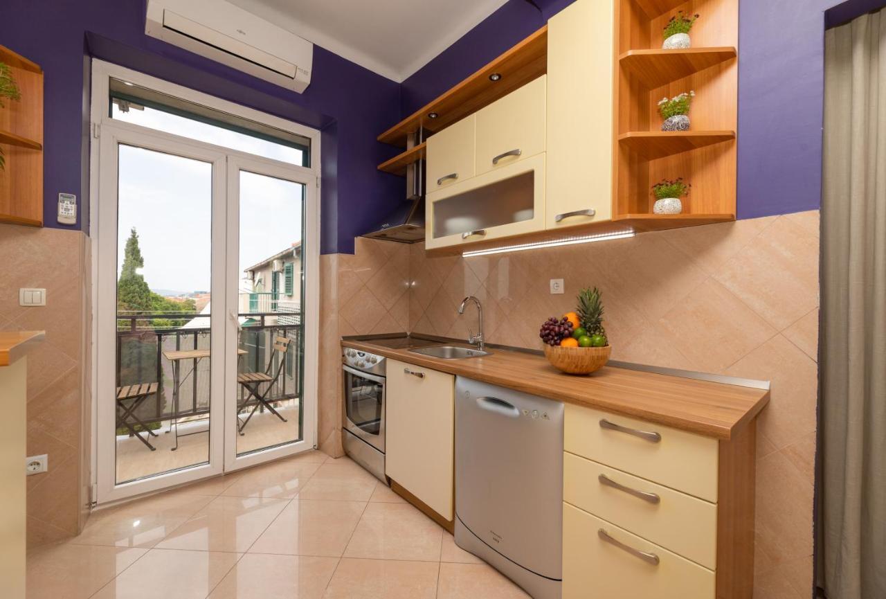 Spacious In The Center-aspalathos Apartment Split