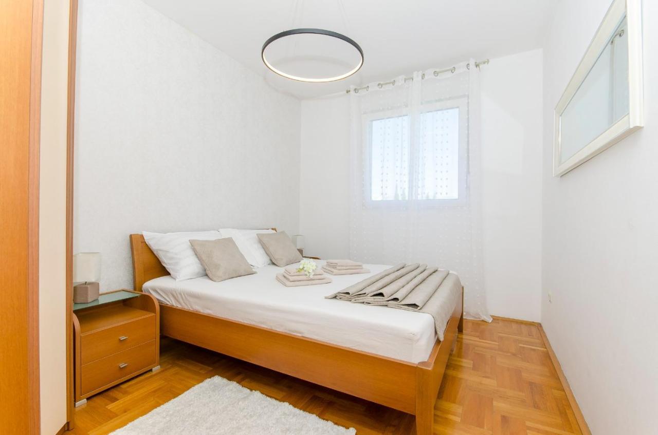 Modern Apartment With Sea View And Secure Garage Apartment *