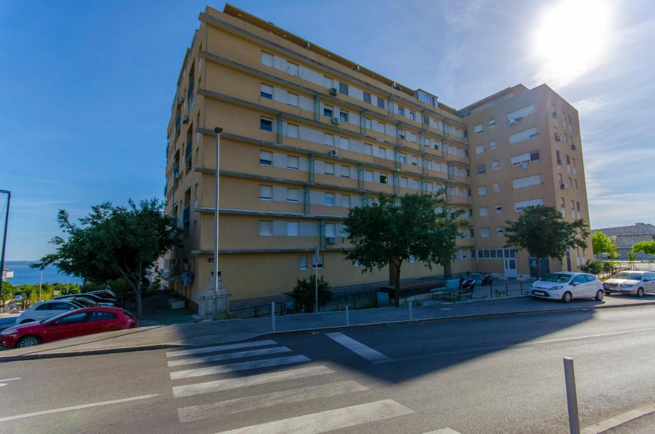 Apartment Modern Apartment With Sea View And Secure Garage *