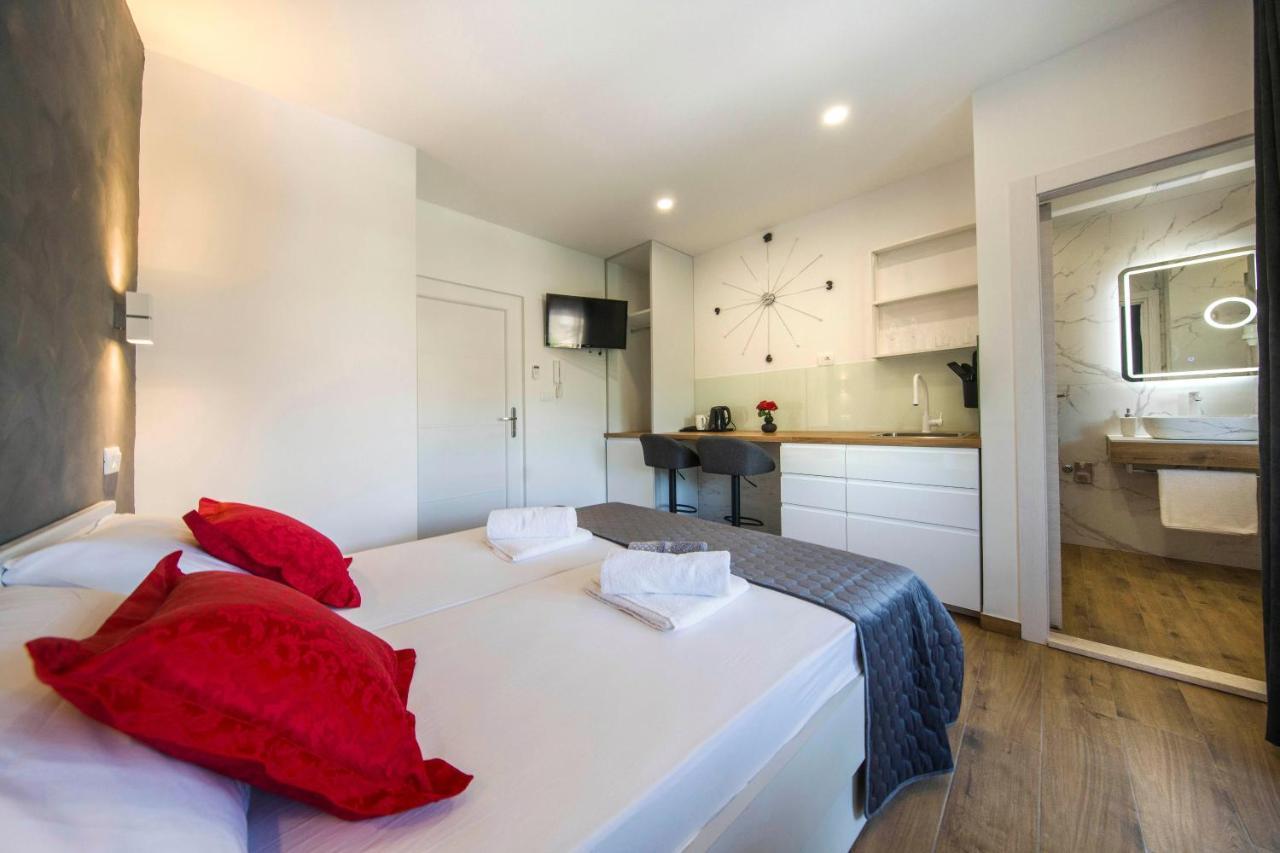 Luxury Split