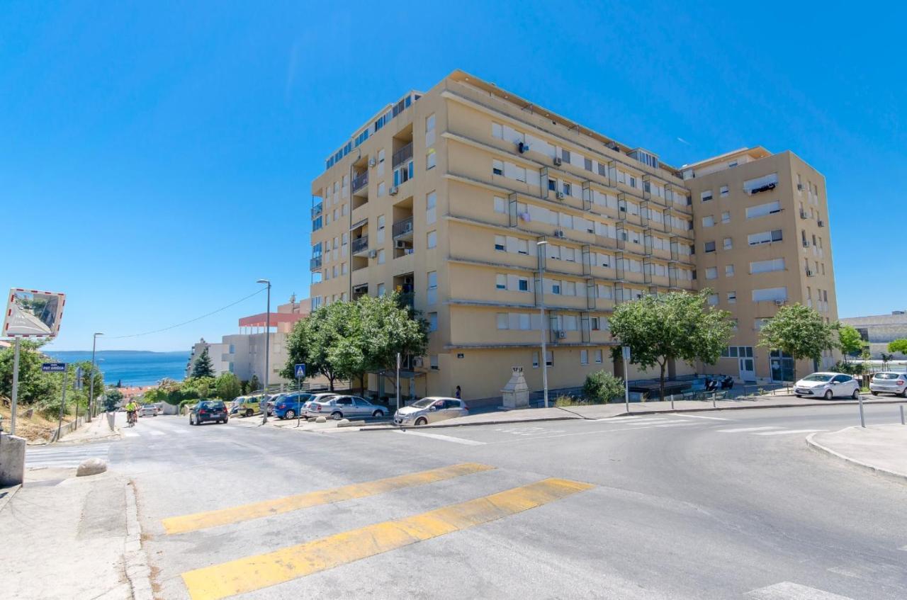 Modern Apartment With Sea View And Secure Garage Apartment *