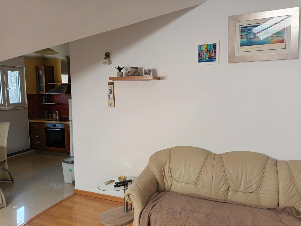 Kirka Apartment *