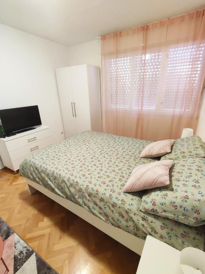 Lenka -split ,great Location *