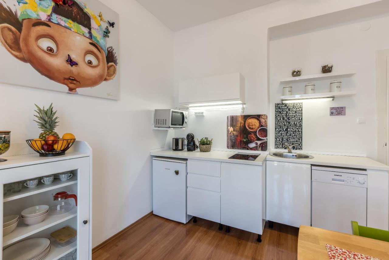 Noe And Joey Apartment