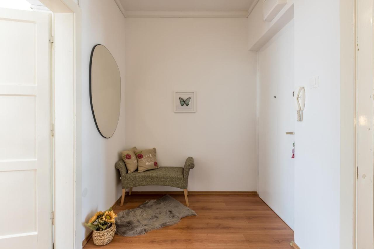 Noe And Joey Apartment Split