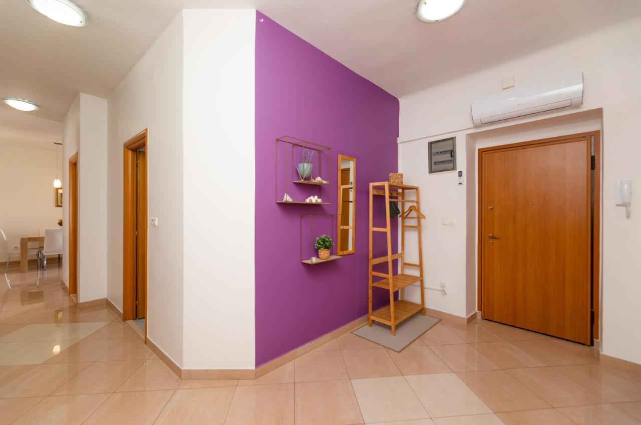 Spacious In The Center-aspalathos *