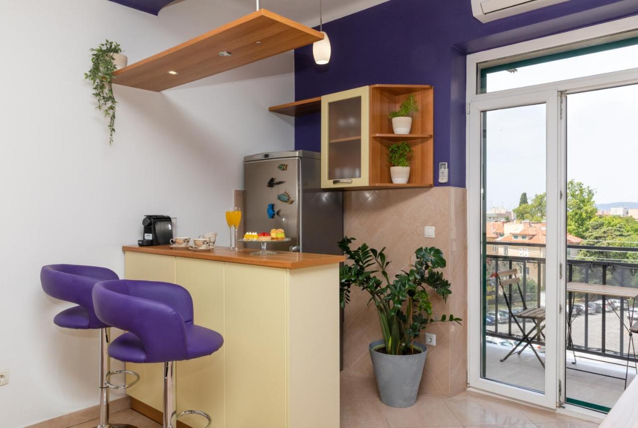 Spacious In The Center-aspalathos Apartment