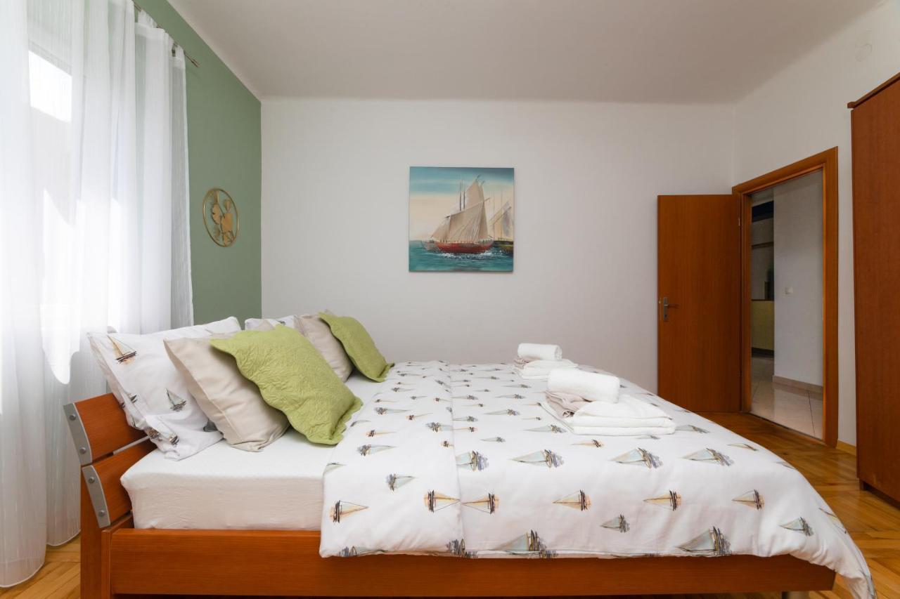 Spacious In The Center-aspalathos Apartment *