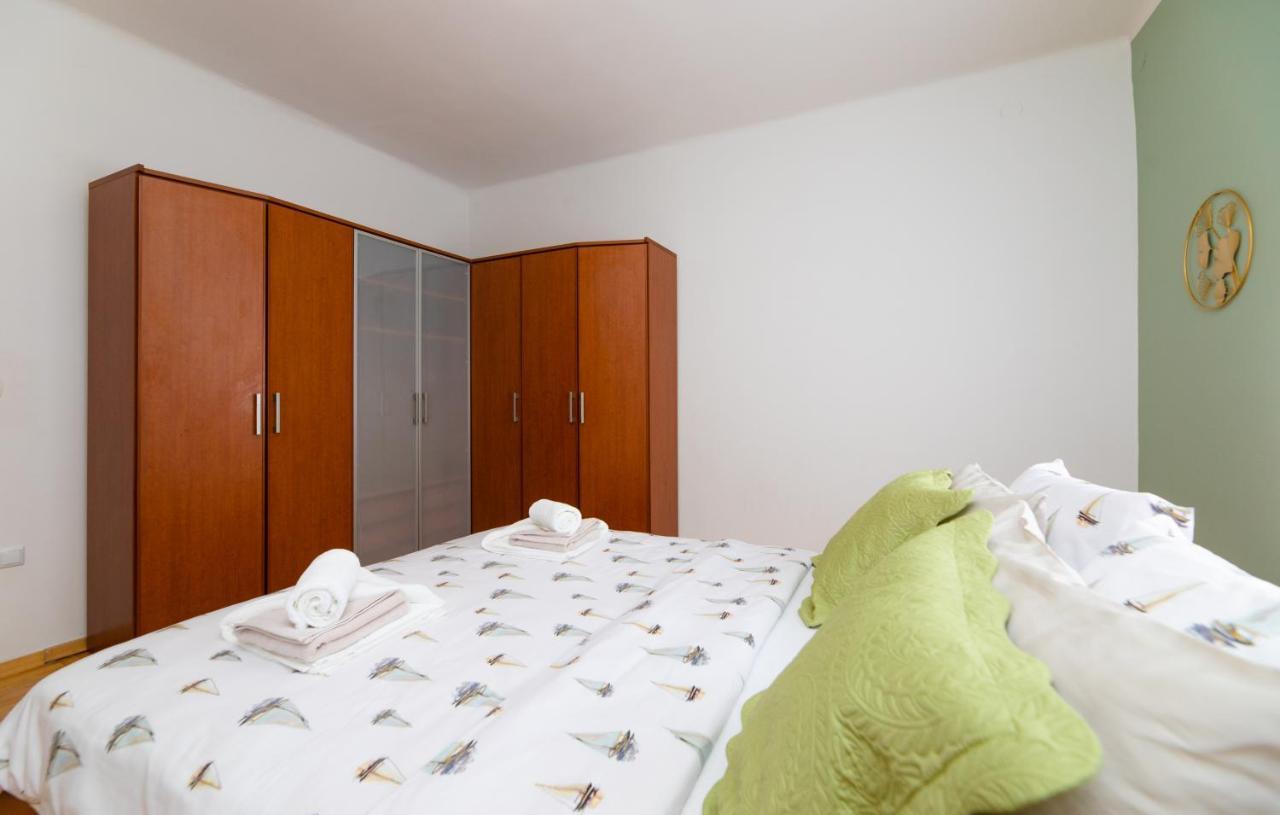 Spacious In The Center-aspalathos Apartment *