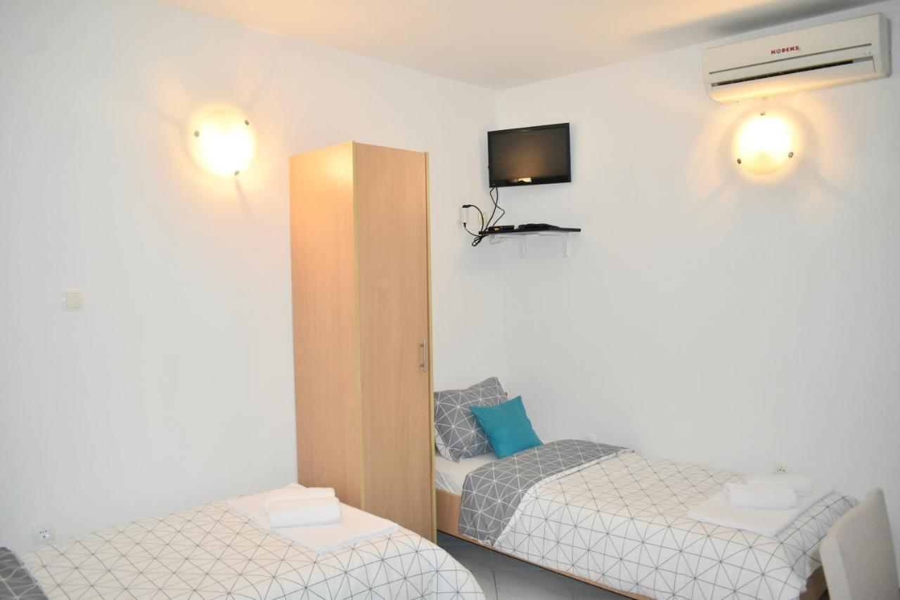 Twin Apartment *