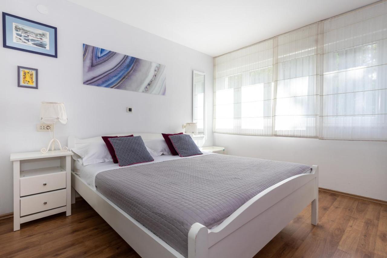 Spacious With Balcony & Walk To Old Town * Split