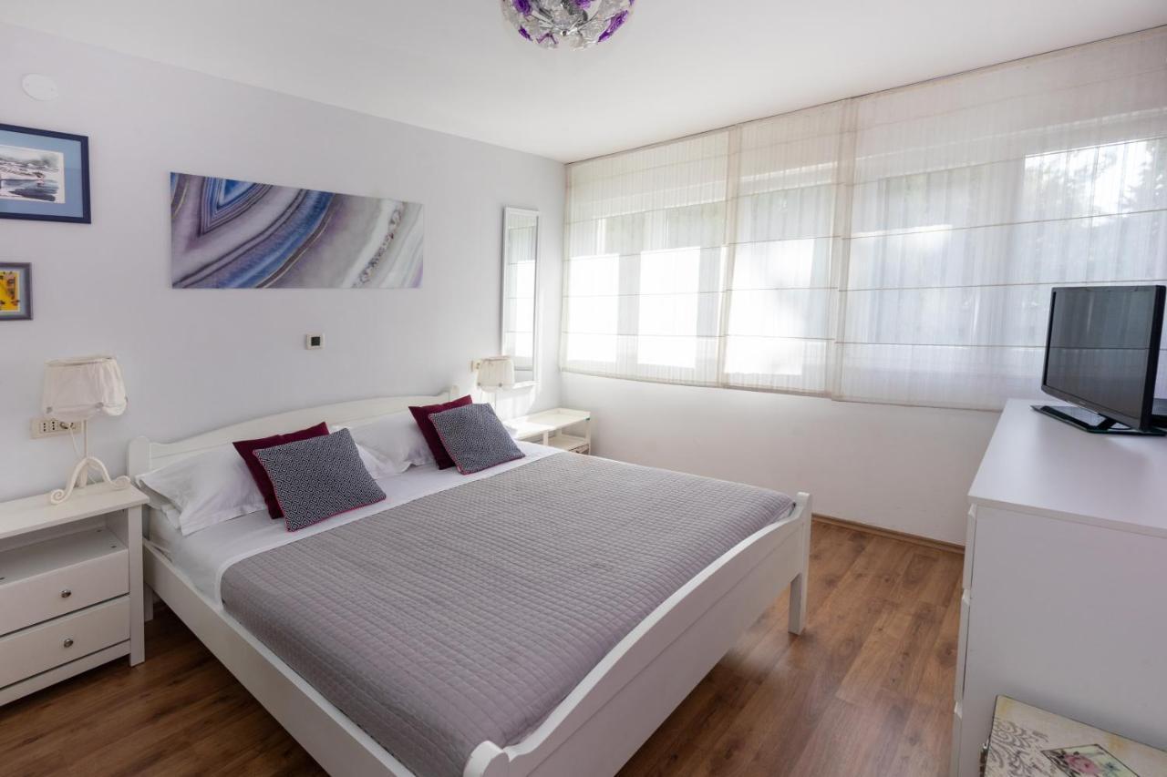 Spacious With Balcony & Walk To Old Town Split