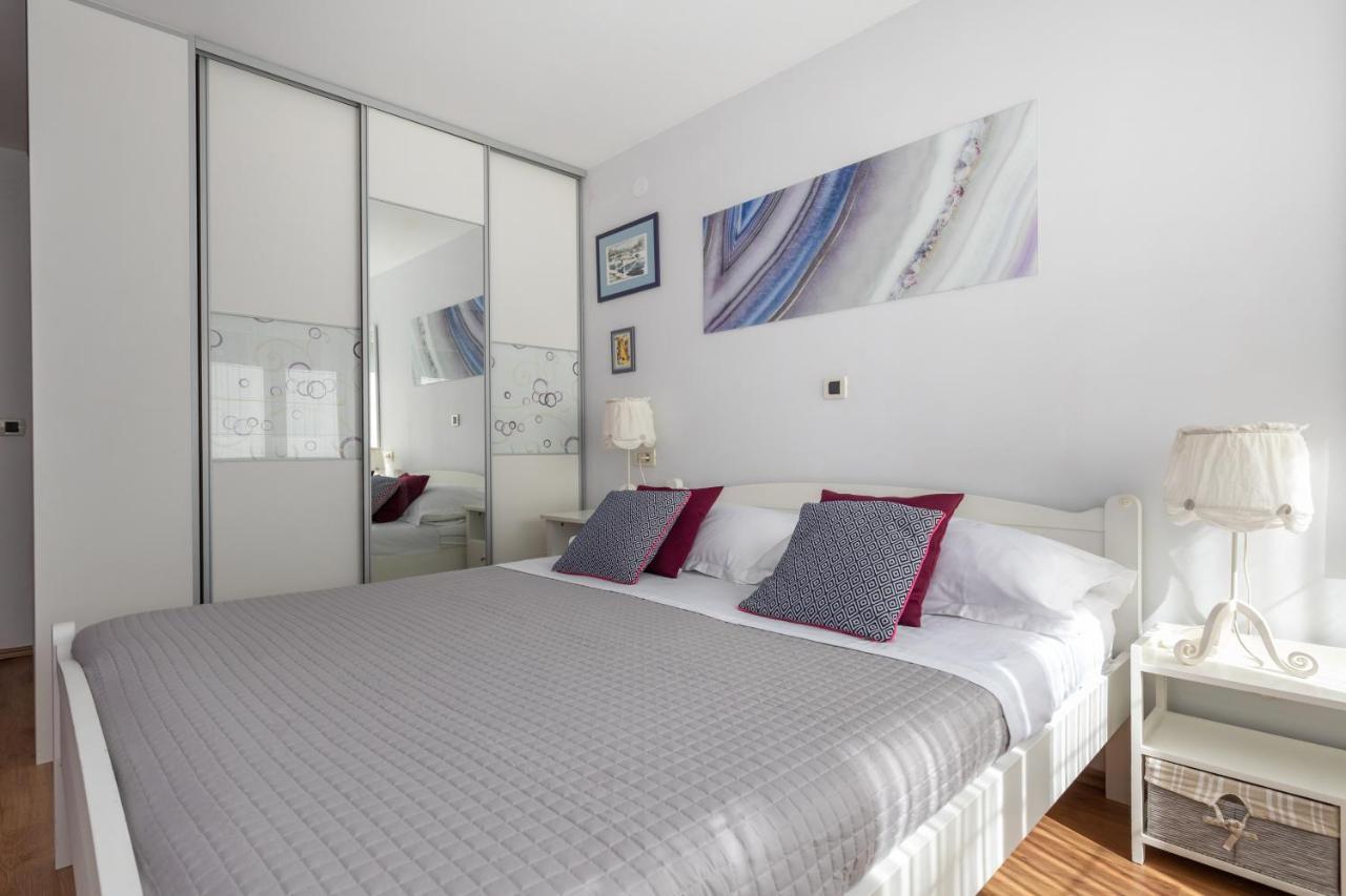 Spacious With Balcony & Walk To Old Town * Split