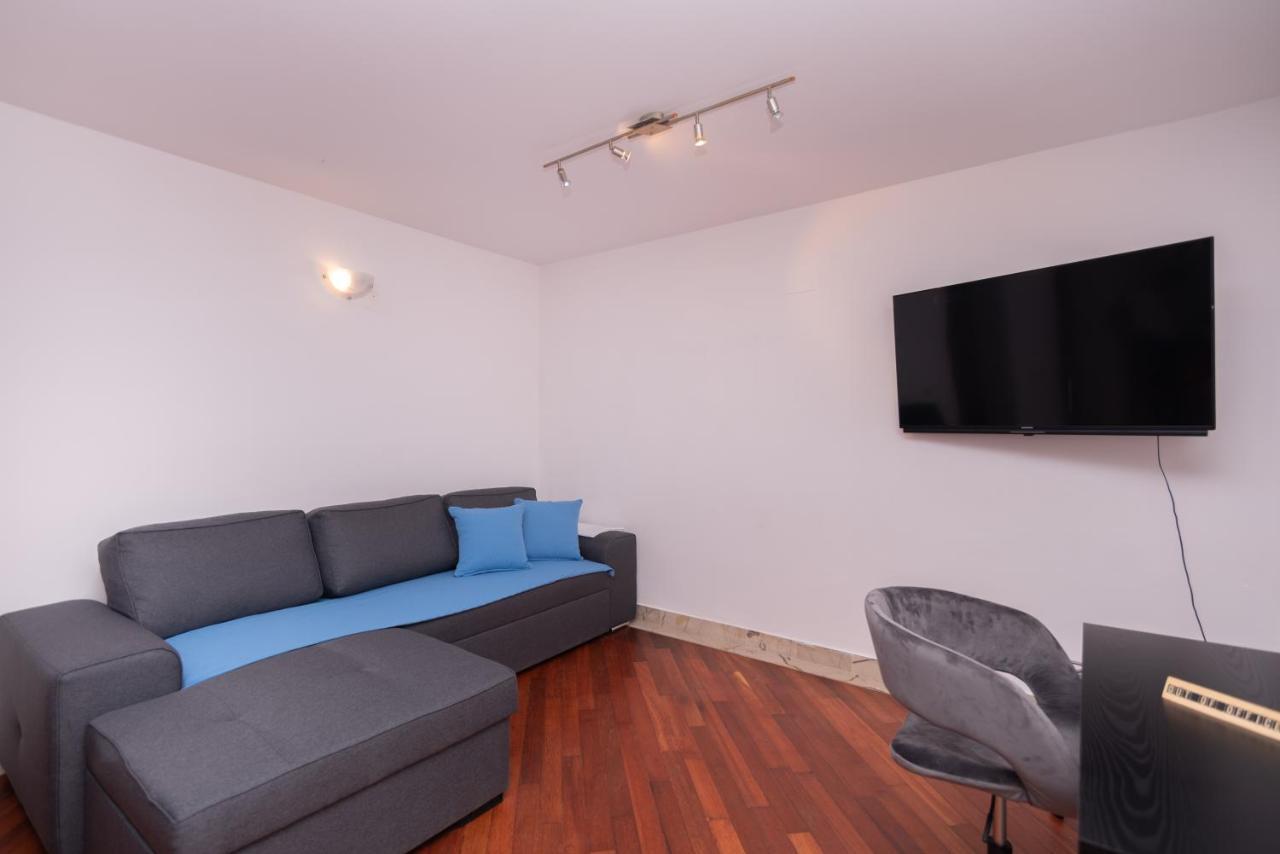 Apartman Palm Garden In Center With Big Terrace
