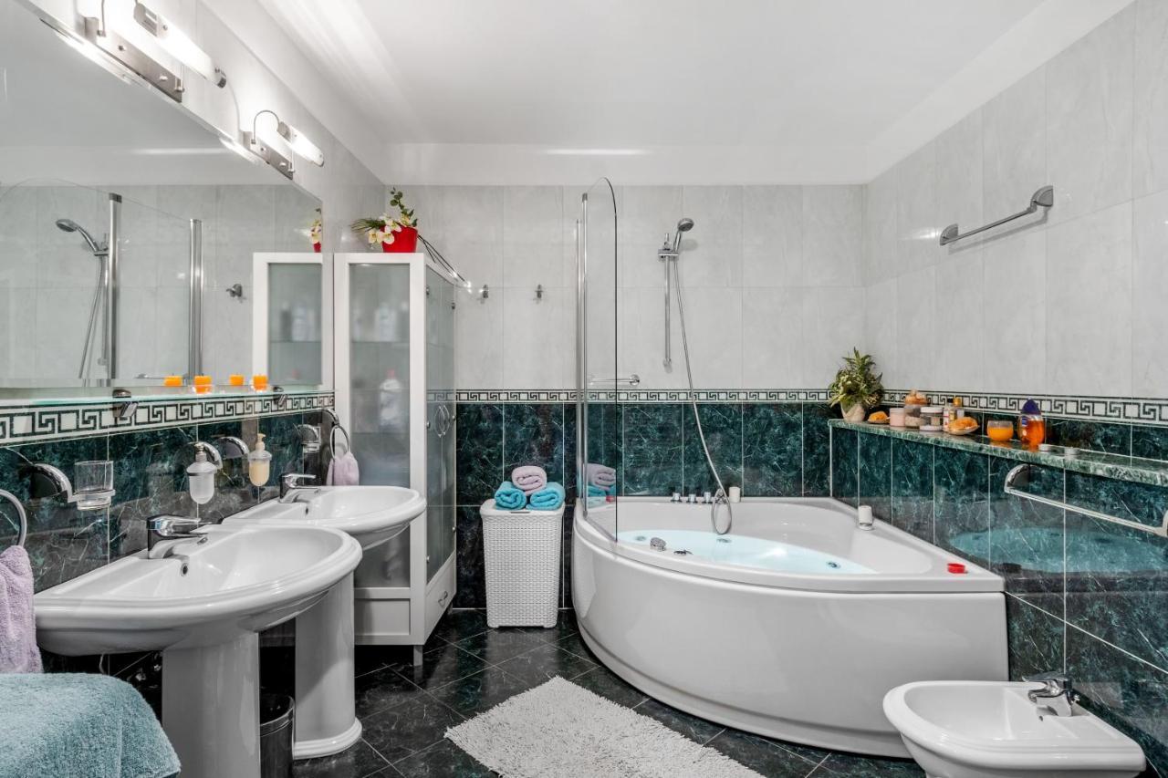 Apartman Big Modern Two - Bedroom With Sea View And Balcony - Split