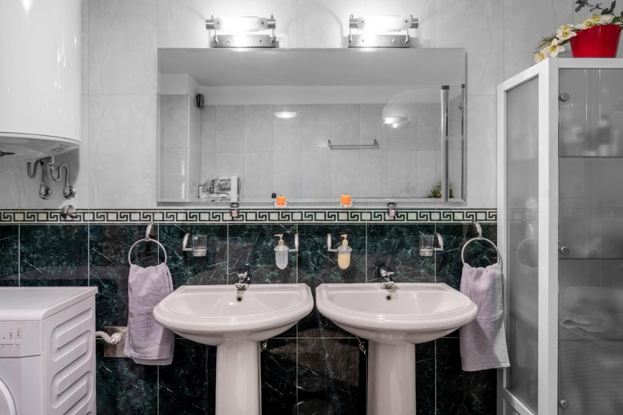 Apartman Big Modern Two - Bedroom With Sea View And Balcony - *