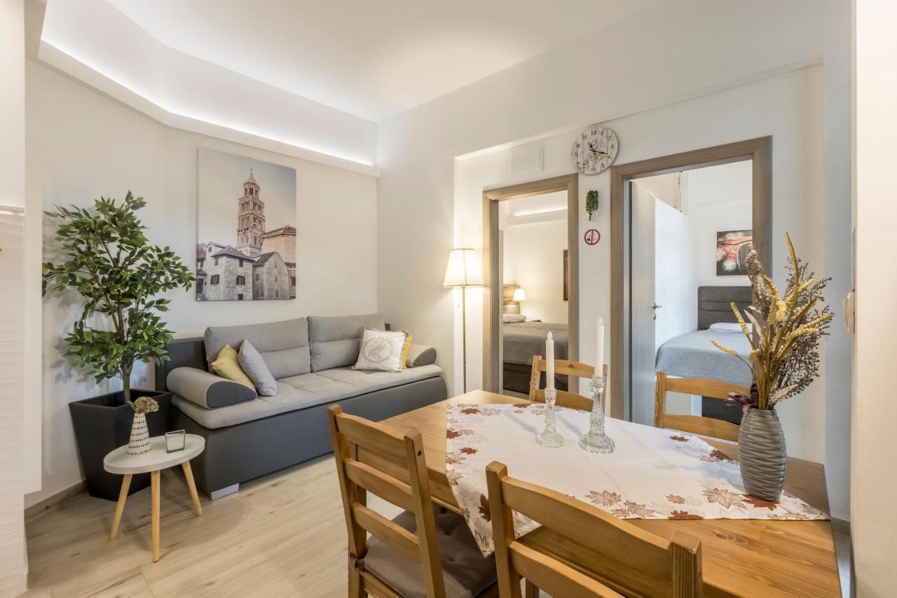 Palomia A Apartment Split