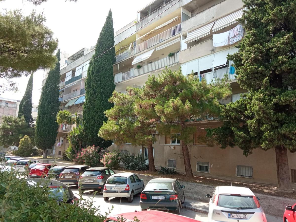 Apartment Artistic Chill Art 2+2.centar Of Split. *