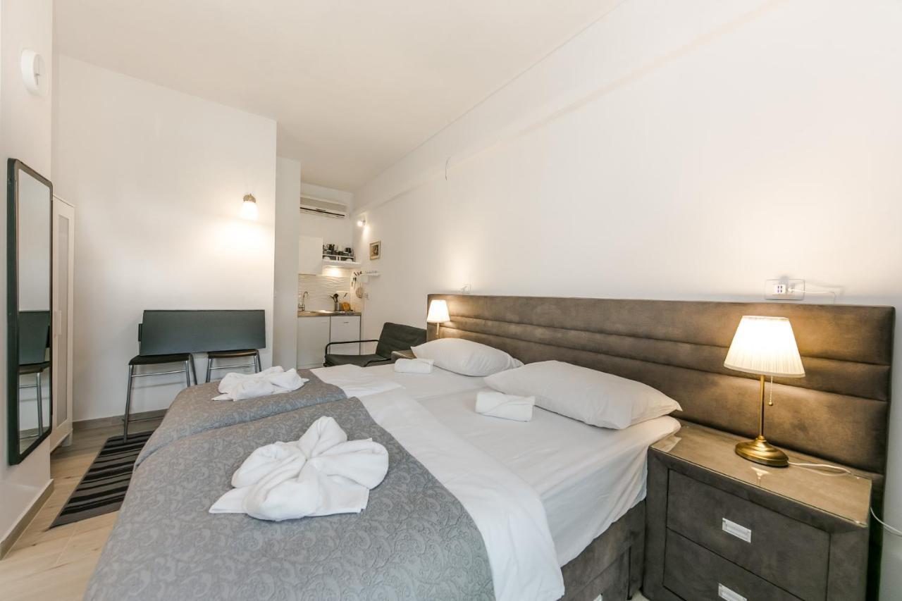 Palomia C Apartment