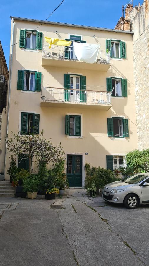 Old Town With Private Indoor Garage Parking *