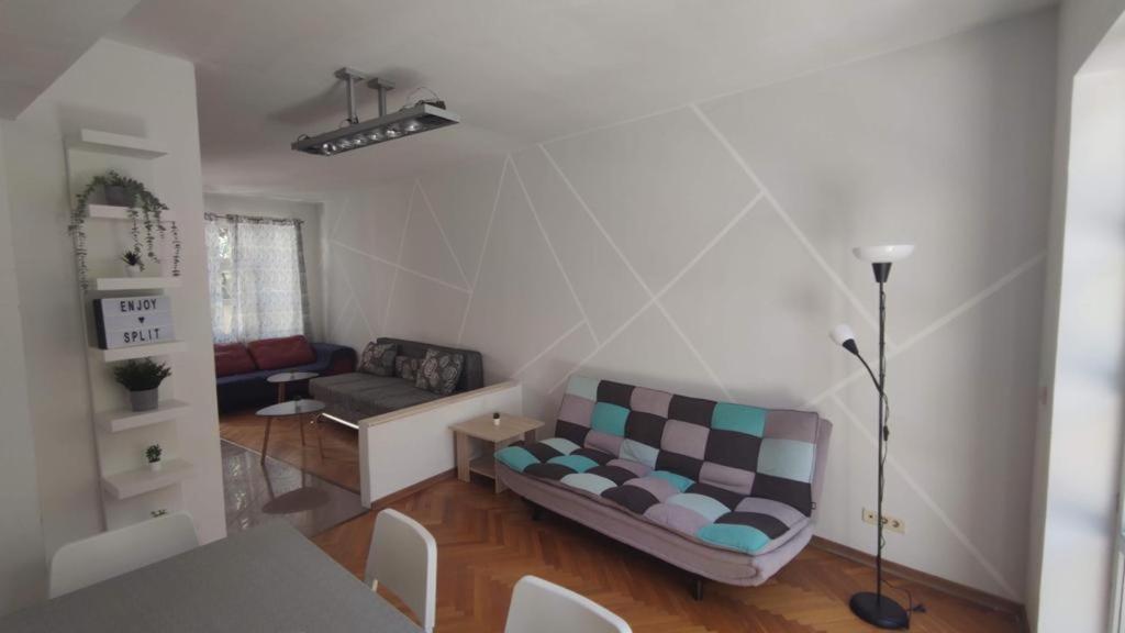 Apartman Kvaternikova - Pool, Grill, 4 Bedrooms, 3 Bathrooms