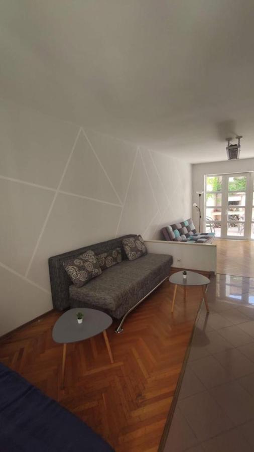 Apartman Kvaternikova - Pool, Grill, 4 Bedrooms, 3 Bathrooms