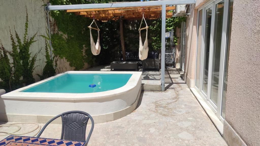 Kvaternikova - Pool, Grill, 4 Bedrooms, 3 Bathrooms *