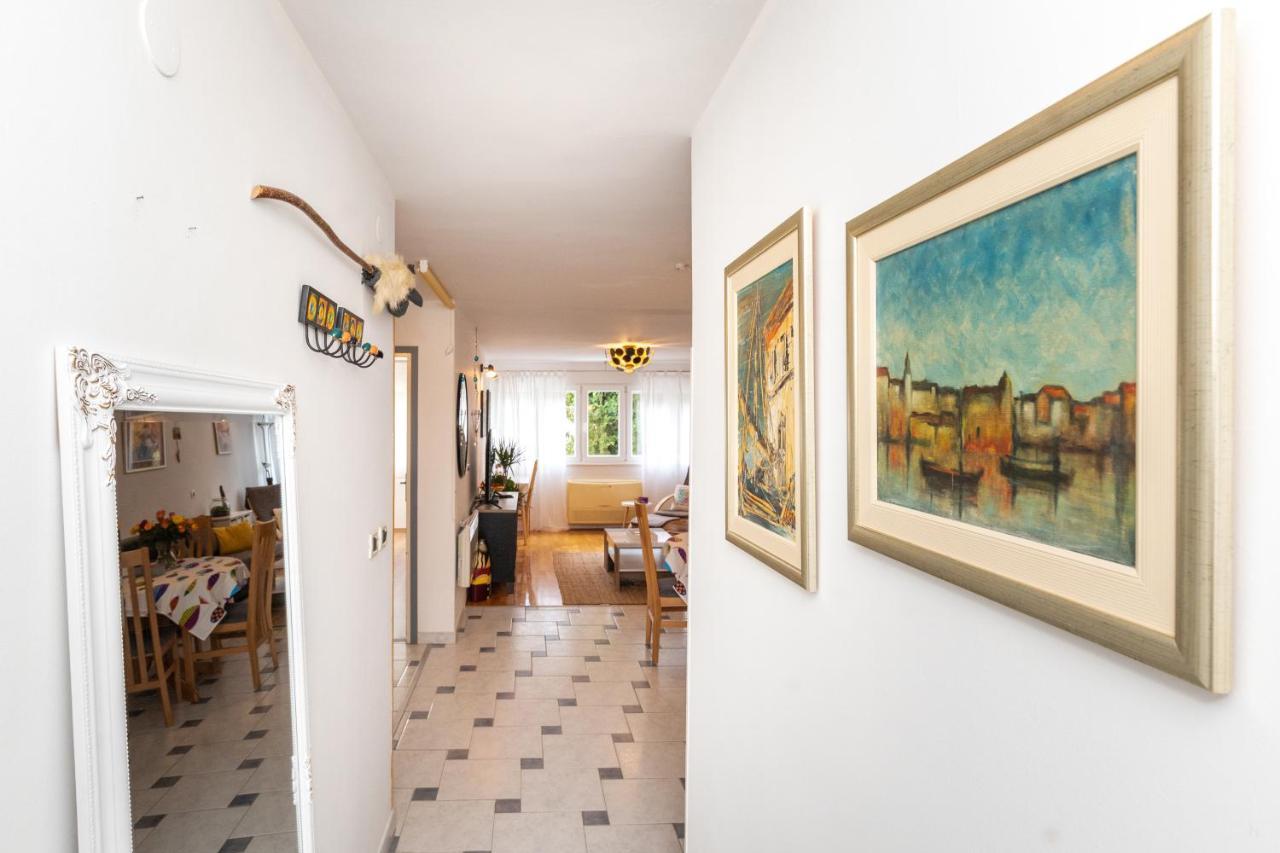 Apartman Spacious With Balcony & Walk To Old Town Split