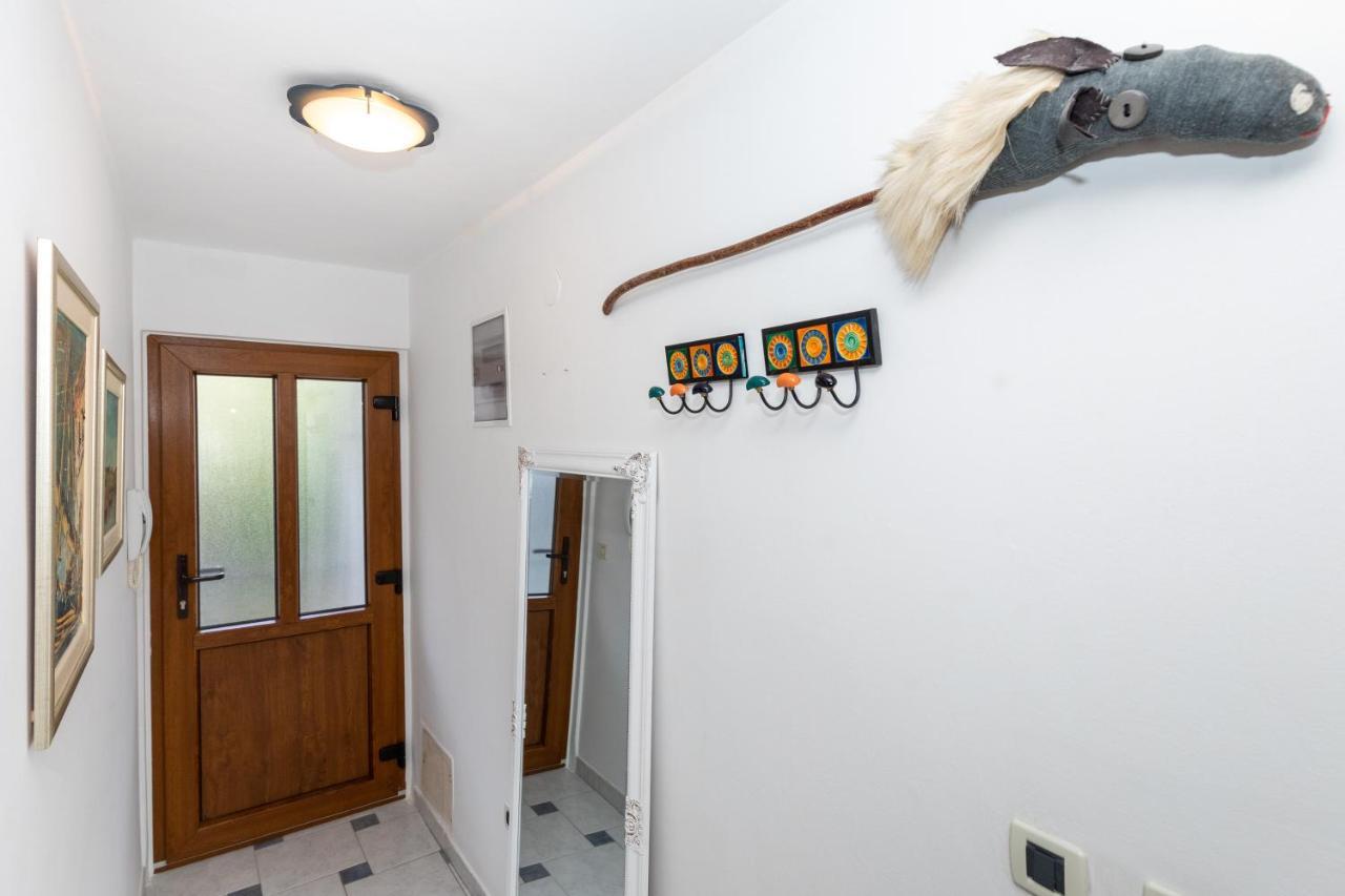Spacious With Balcony & Walk To Old Town Split