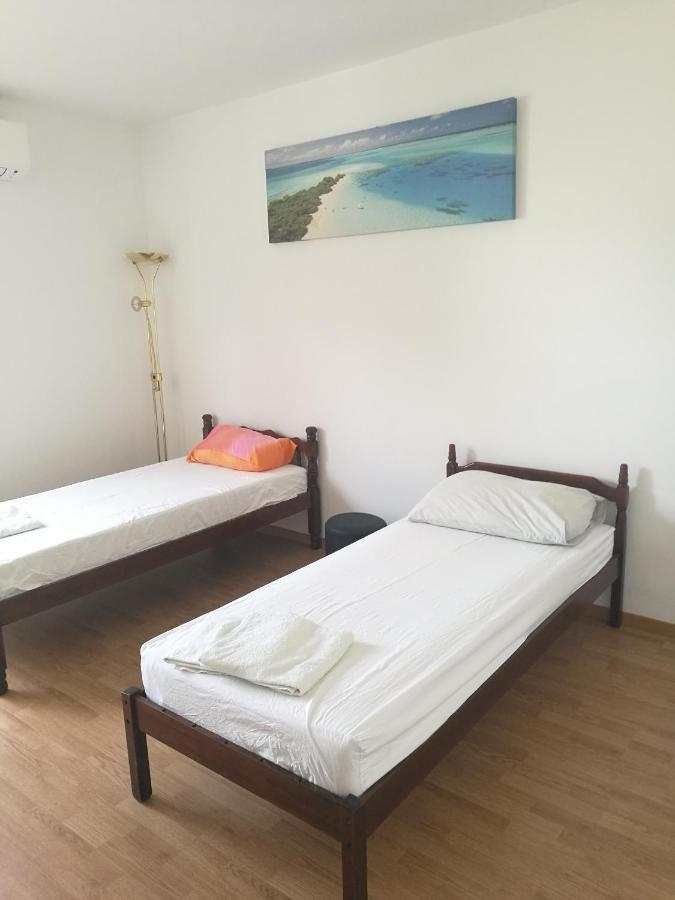 Privatunterkunft And Cozy Two Single Bed *
