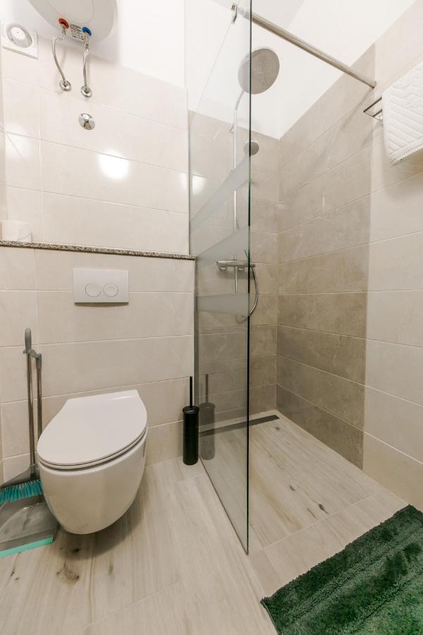 Palomia C Apartment