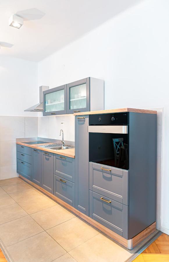 Apartment Franco's Spacious - Great Location Split