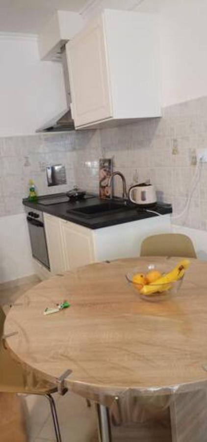 1 Bedroom Flat 15 Minutes From The Sea And Downtown Apartment *
