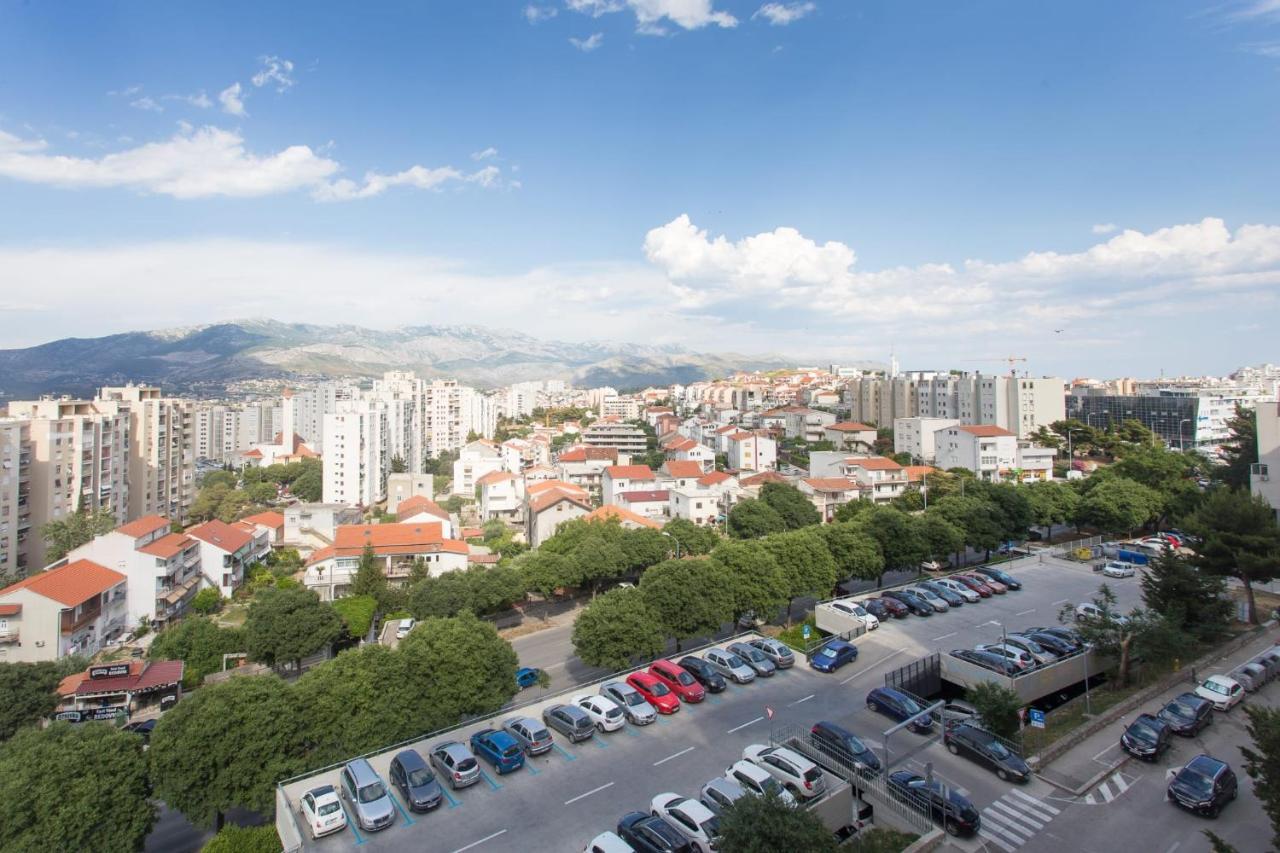 Split Apartment Split
