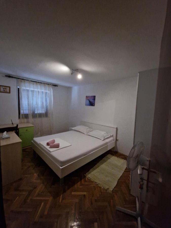 Gostinjska kuća Eros *