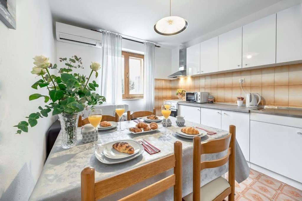 Apartment Apartman Aspalathos