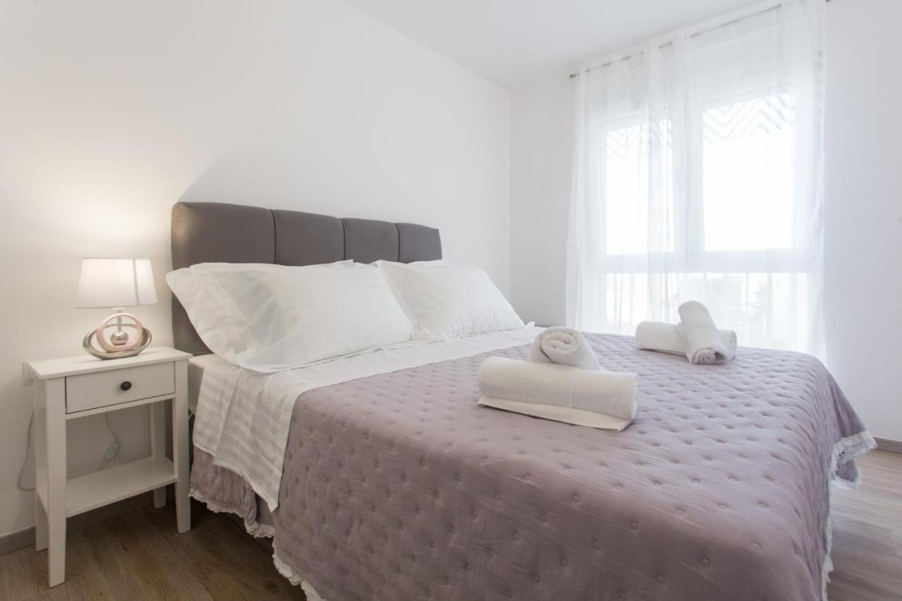 Split Apartment Split
