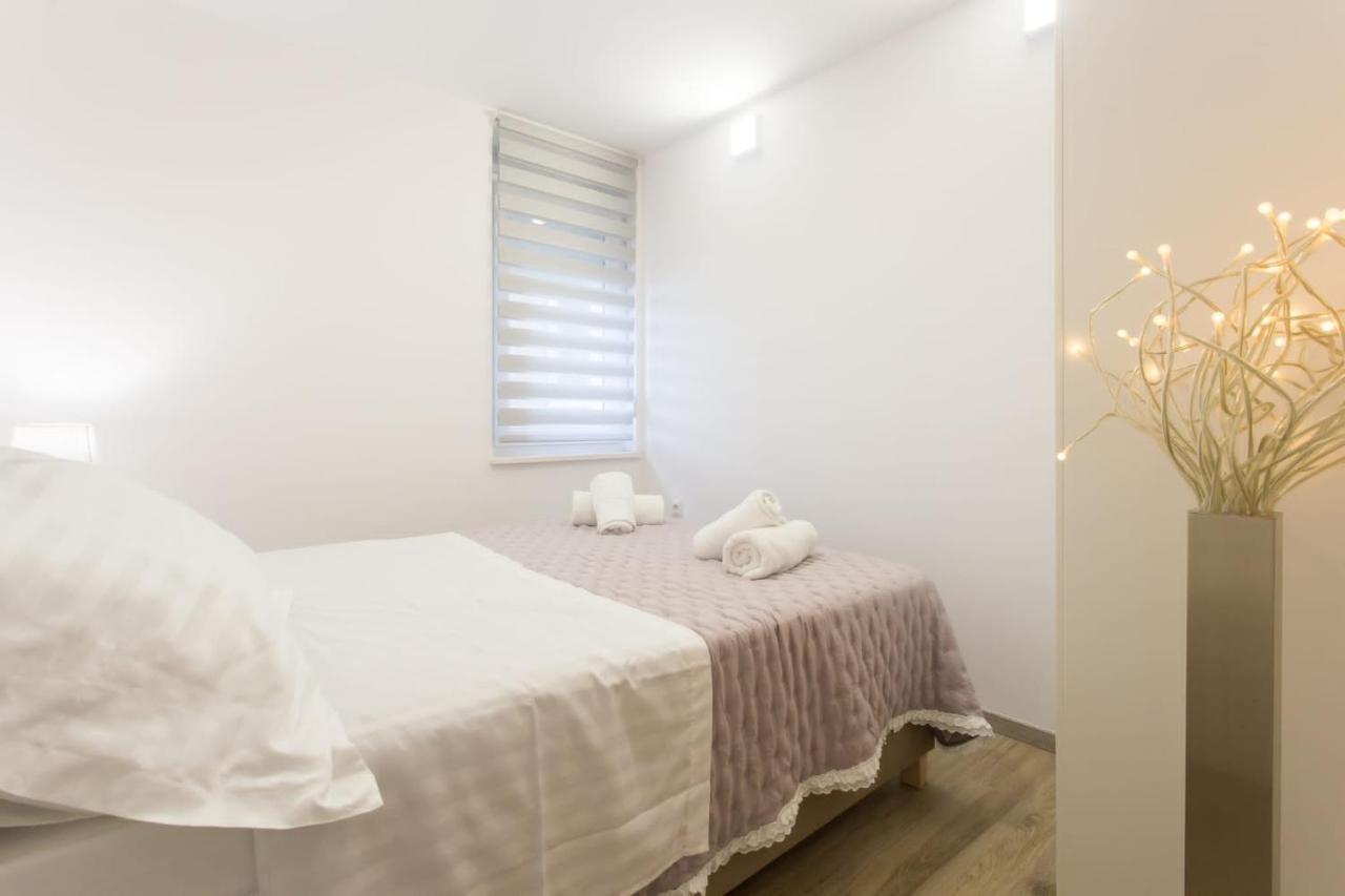 Split Apartment Split