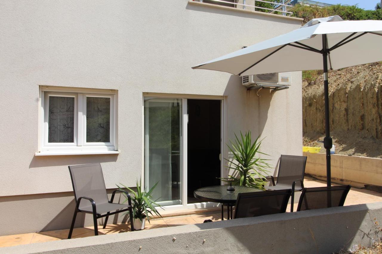Macadamia With Garage Parking *