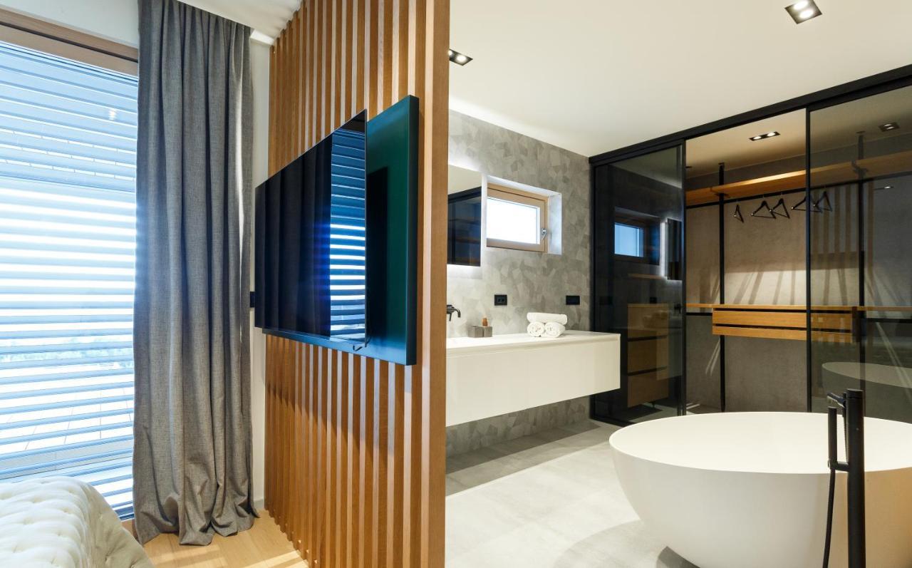 Luxury Penthouse V Apartment