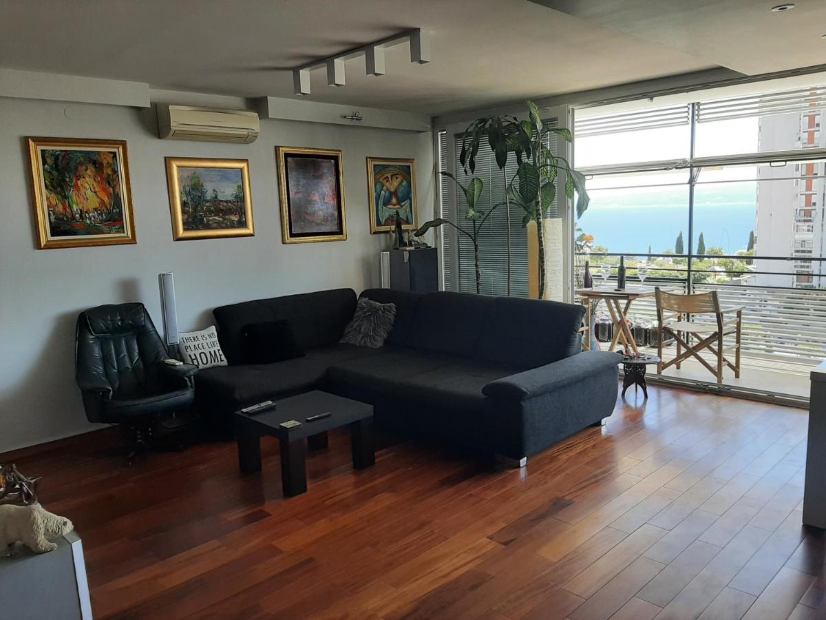 View Apartment *