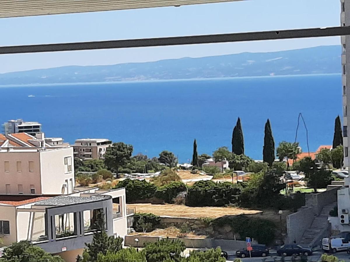 Apartment View *